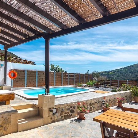 Villa Cosmakis โรดาคิโน ภายนอก รูปภาพ