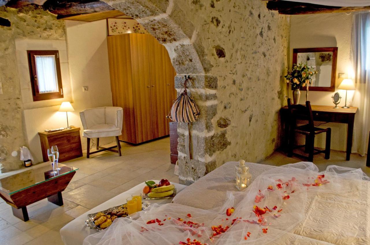 Villa Cosmakis โรดาคิโน ภายนอก รูปภาพ