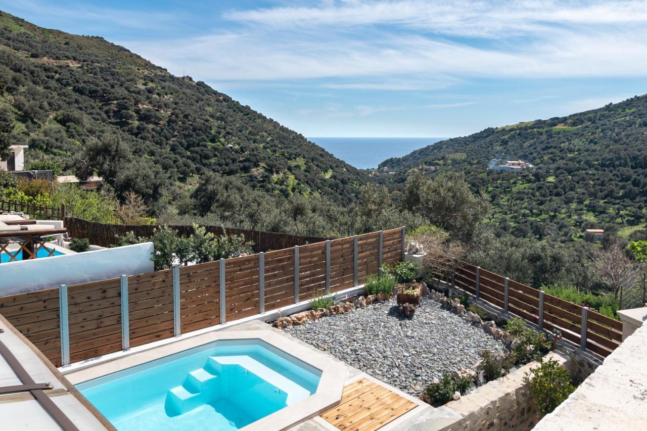 Villa Cosmakis โรดาคิโน ภายนอก รูปภาพ