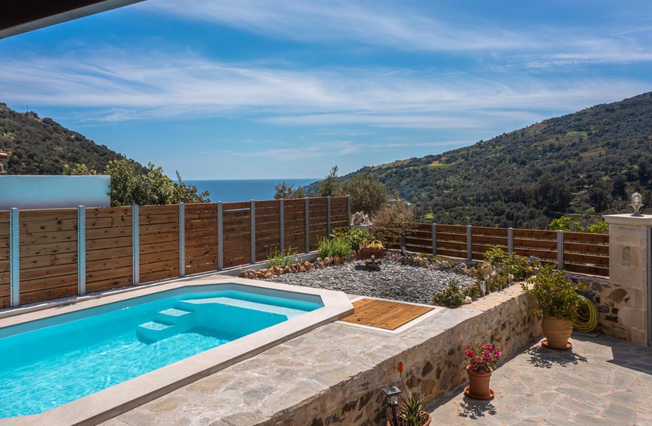 Villa Cosmakis โรดาคิโน ภายนอก รูปภาพ