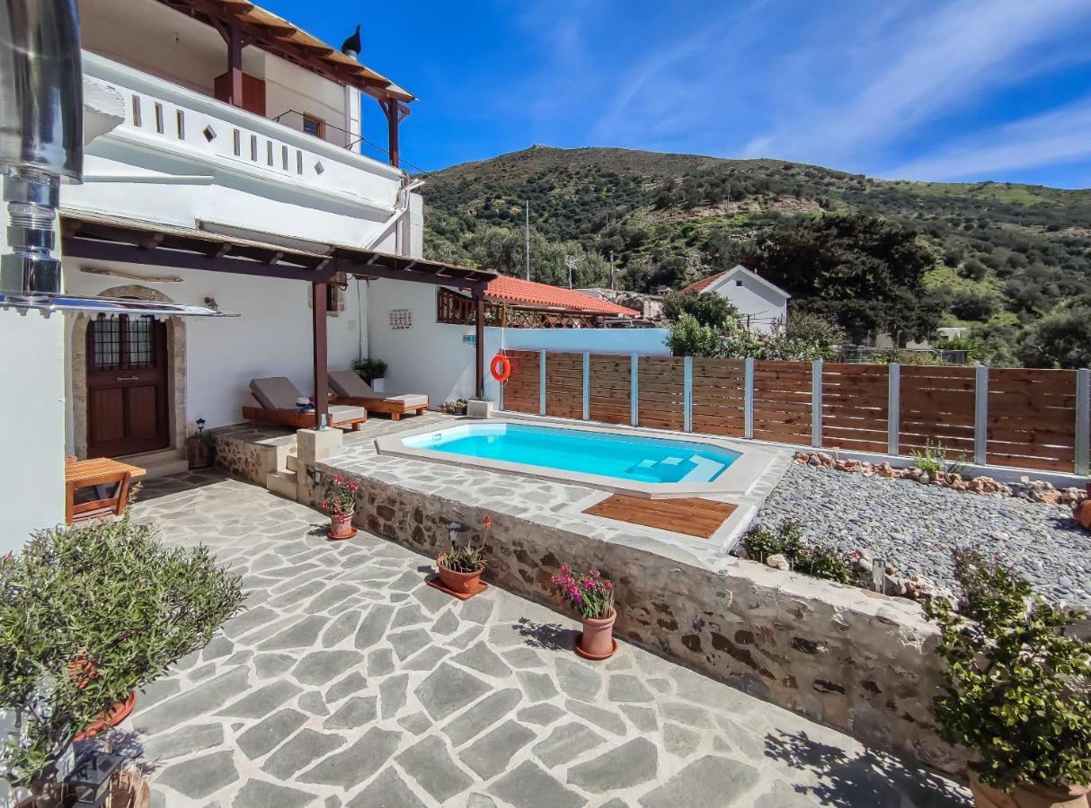 Villa Cosmakis โรดาคิโน ภายนอก รูปภาพ