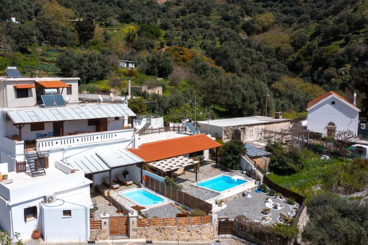 Villa Cosmakis โรดาคิโน ภายนอก รูปภาพ